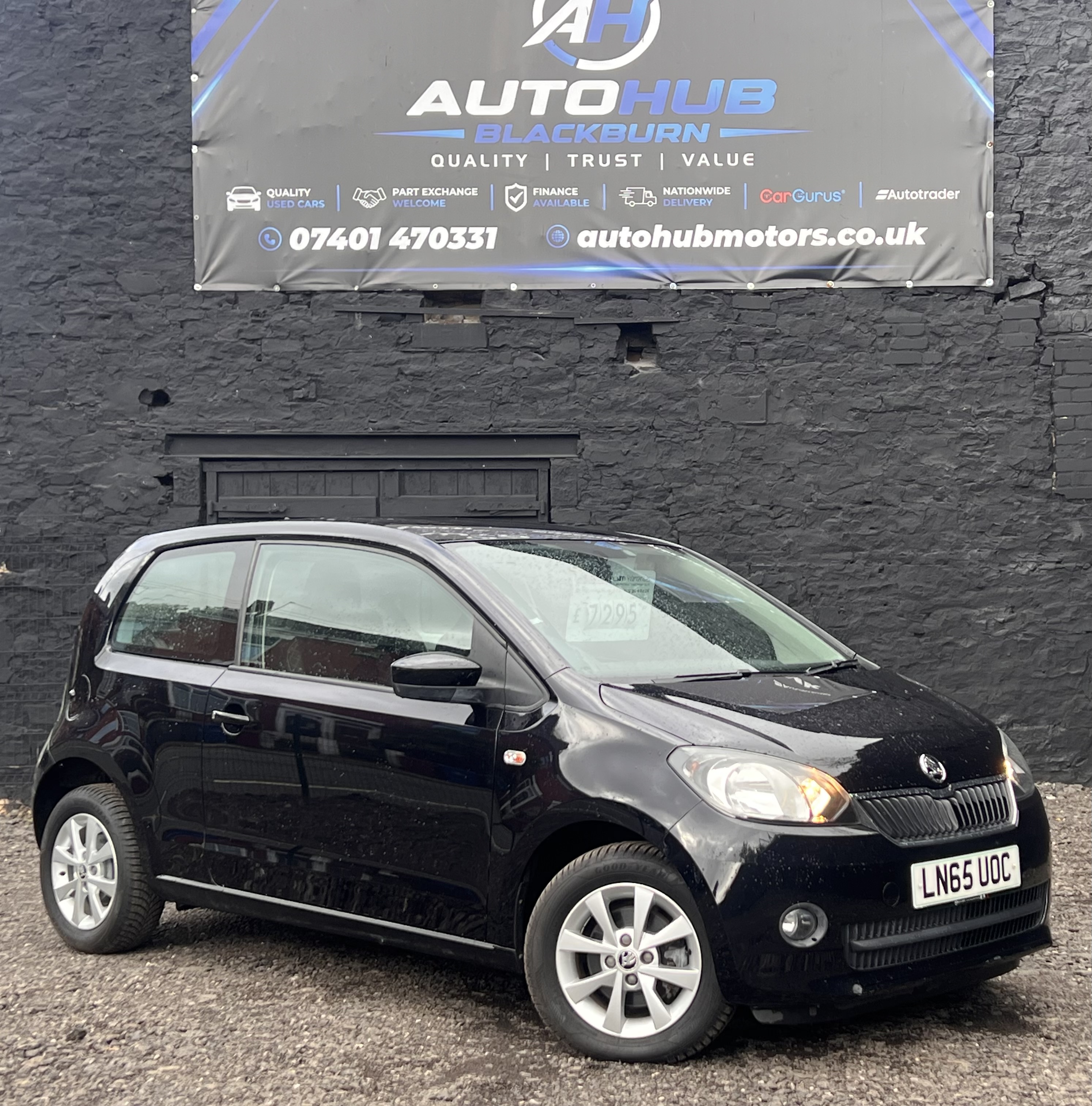 1.0 MPI SE L Hatchback 3dr Petrol ASG Euro 6 (75 ps) in black